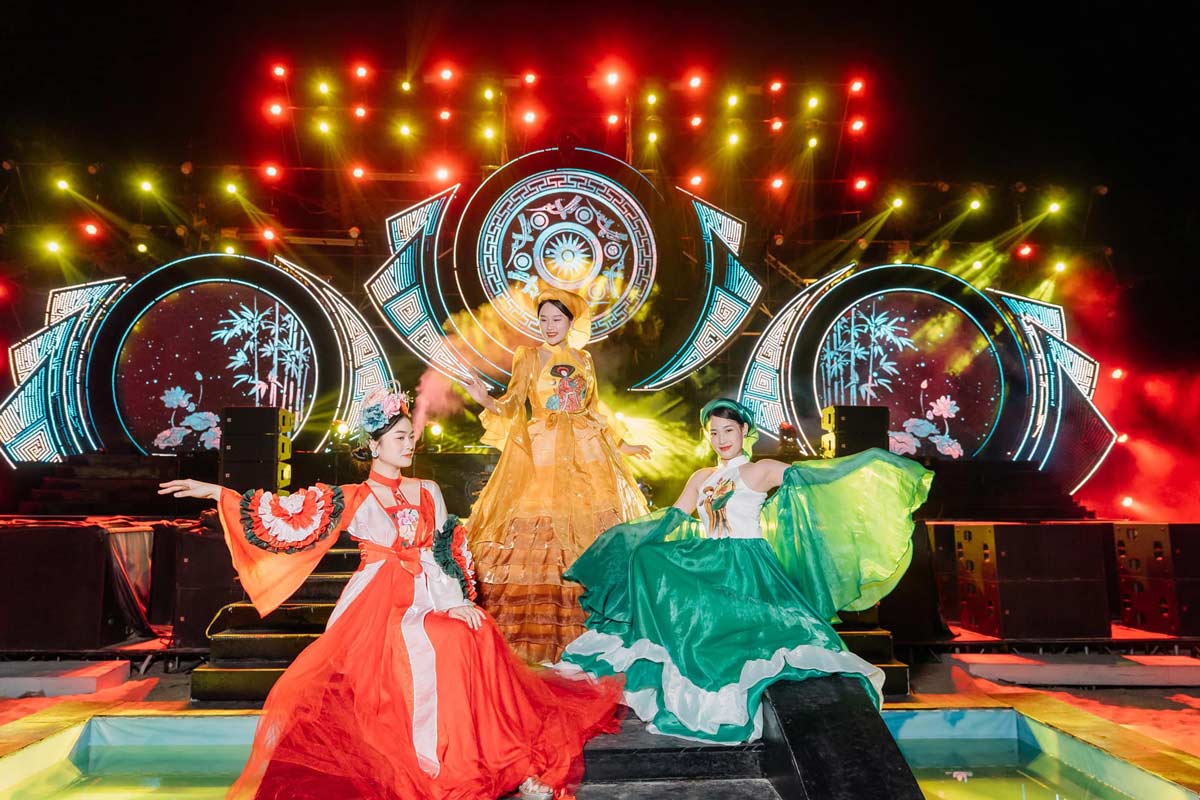 Viet Charm Show - Việt Nam gấm hoa