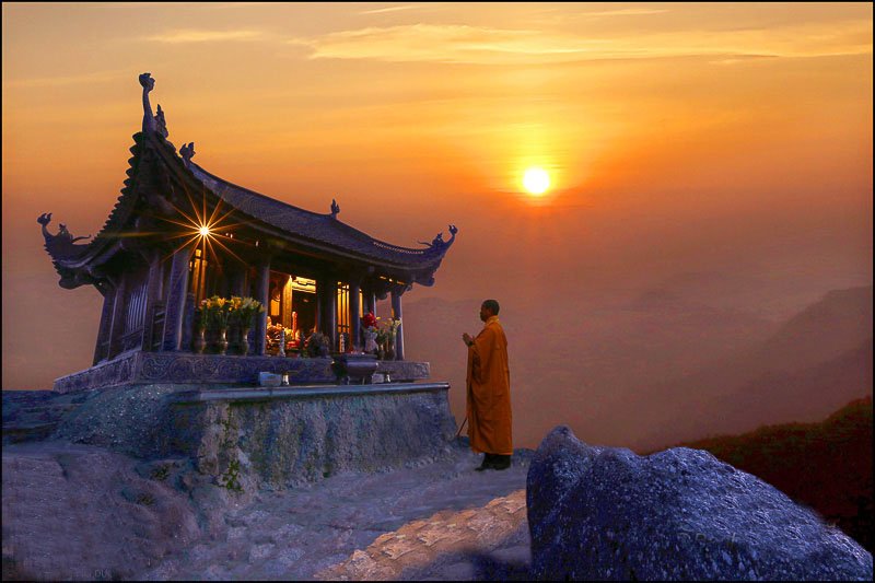 Chùa Ba Vàng và Yên Tử - Điểm đến tâm linh nổi tiếng của Quảng Ninh